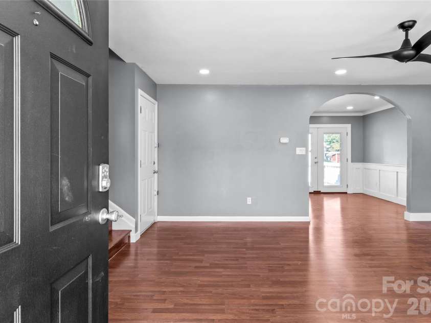 494 Sunset Ridge Lane, Lexington, NC 27295.  MLS# CAR4433823, YatesRealty ID 56237. 