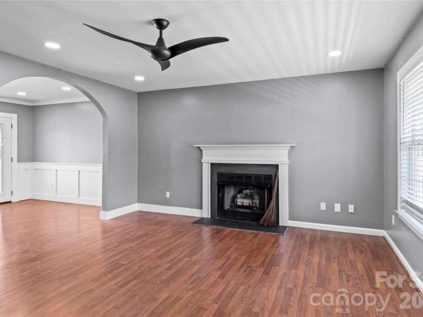 494 Sunset Ridge Lane, Lexington, NC 27295.  MLS# CAR4433823, YatesRealty ID 56237. 
