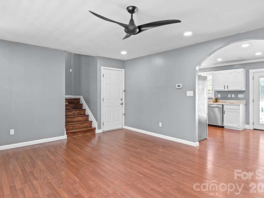 494 Sunset Ridge Lane, Lexington, NC 27295.  MLS# CAR4433823, YatesRealty ID 56237. 