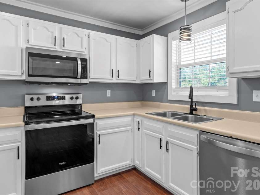 494 Sunset Ridge Lane, Lexington, NC 27295.  MLS# CAR4433823, YatesRealty ID 56237. 