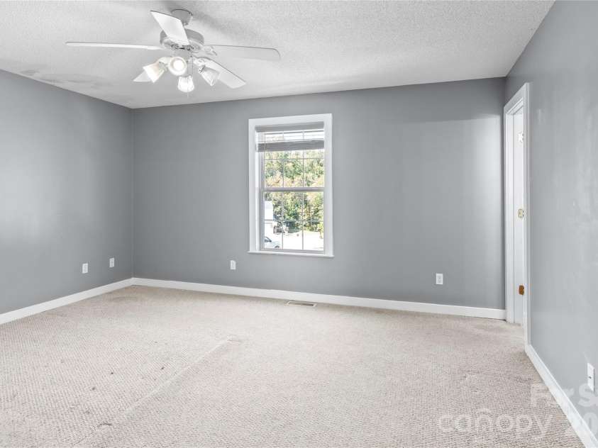 494 Sunset Ridge Lane, Lexington, NC 27295.  MLS# CAR4433823, YatesRealty ID 56237. 
