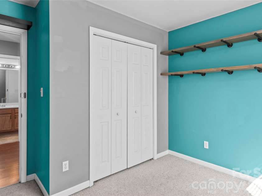 494 Sunset Ridge Lane, Lexington, NC 27295.  MLS# CAR4433823, YatesRealty ID 56237. 