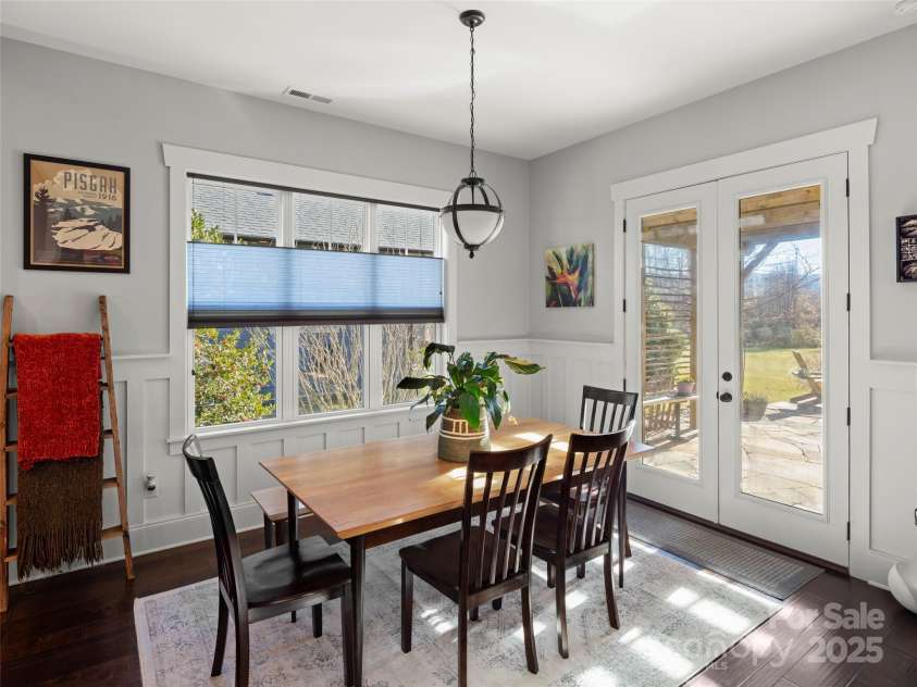 32 Bungalow Way, Brevard, NC 28712.  MLS# CAR4330127, YatesRealty ID 5624. 
