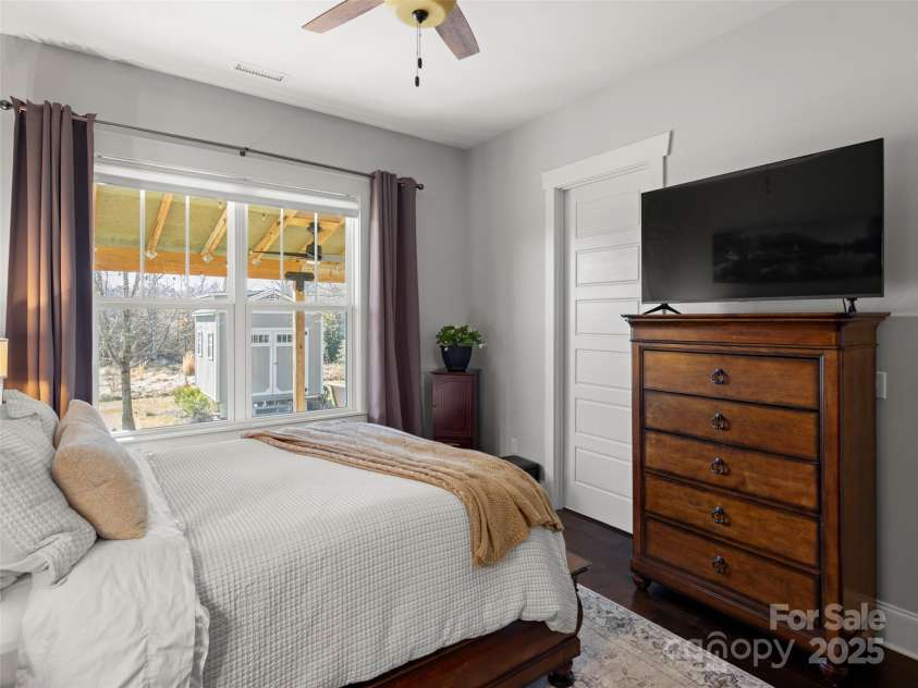 32 Bungalow Way, Brevard, NC 28712.  MLS# CAR4330127, YatesRealty ID 5624. Primary Bedroom