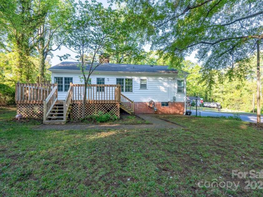676 Forest Street, Concord, NC 28025.  MLS# CAR4243401, YatesRealty ID 5624. 
