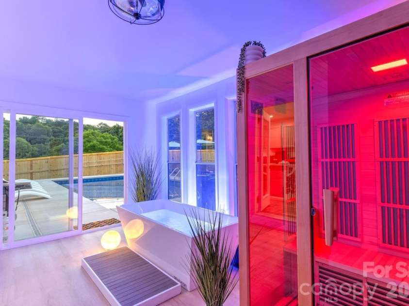 12,20,28,36 Collins Mountain Drive, Asheville, NC 28804.  MLS# CAR4433391, YatesRealty ID 56240. 20 Collins