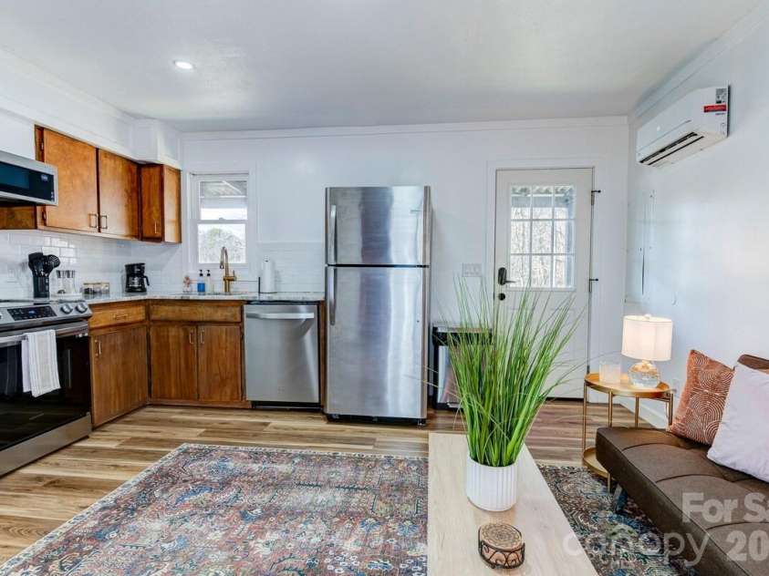 12,20,28,36 Collins Mountain Drive, Asheville, NC 28804.  MLS# CAR4433391, YatesRealty ID 56240. 28 Collins