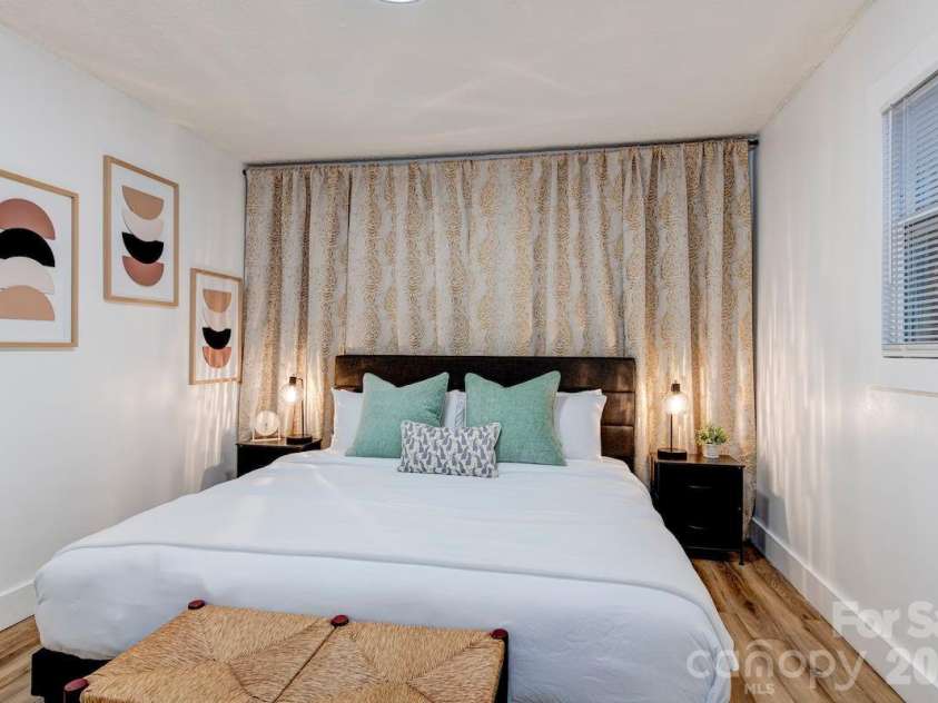 36 Collins Mountain Drive, Asheville, NC 28804.  MLS# CAR4433286, YatesRealty ID 56242. Bedroom