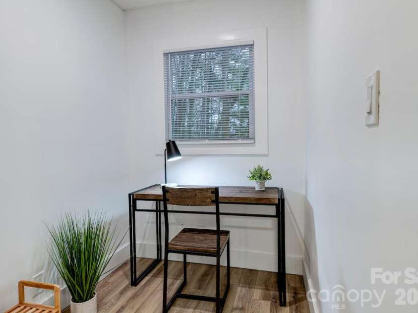 36 Collins Mountain Drive, Asheville, NC 28804.  MLS# CAR4433286, YatesRealty ID 56242. Hall