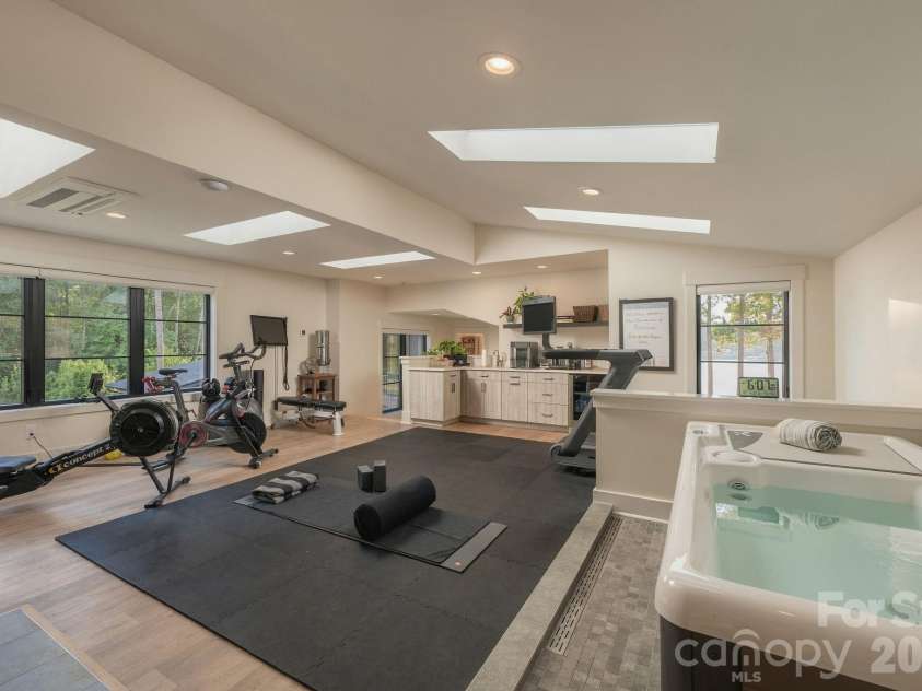298 Marietta Road, Mooresville, NC 28117.  MLS# CAR4432795, YatesRealty ID 56243. Flex space upper level with Kitchenette