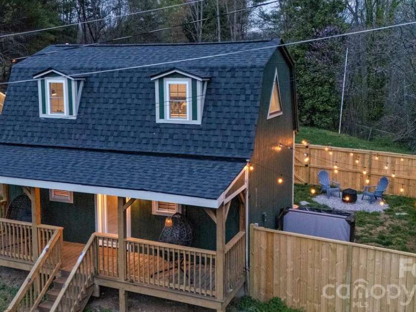 12,20 Collins Mountain Drive, Asheville, NC 28804.  MLS# CAR4433147, YatesRealty ID 56244. 12 Collins - Front Exterior