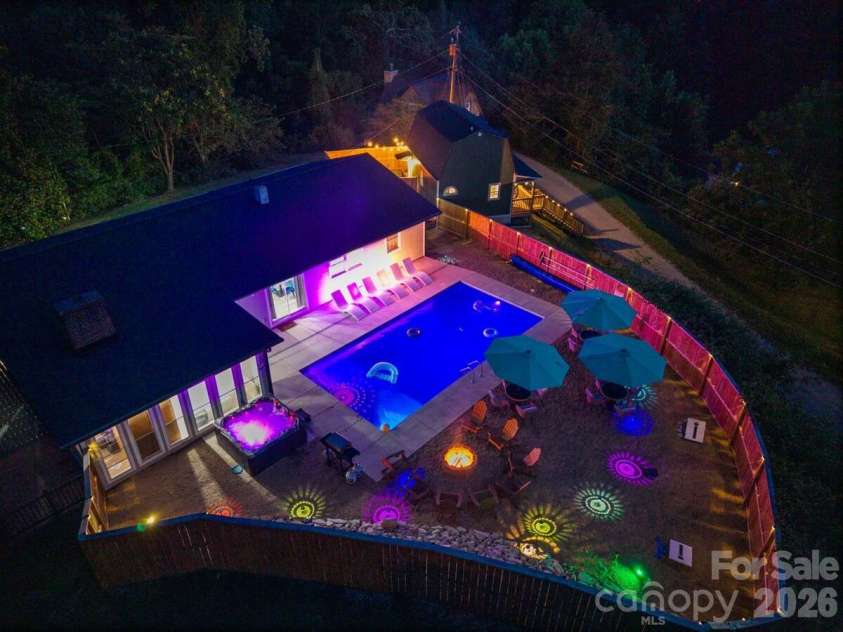 12,20 Collins Mountain Drive, Asheville, NC 28804.  MLS# CAR4433147, YatesRealty ID 56244. 20 Collins - Exterior