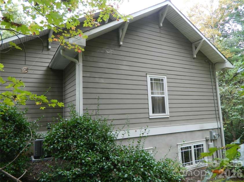 4307 Partridge Court, Lenoir, NC 28645.  MLS# CAR4433483, YatesRealty ID 56245. 