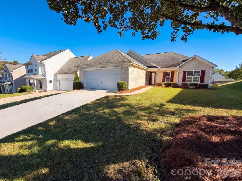 11344 Pointer Ridge Drive, Charlotte, NC 28214.  MLS# CAR4433903, YatesRealty ID 56248. 