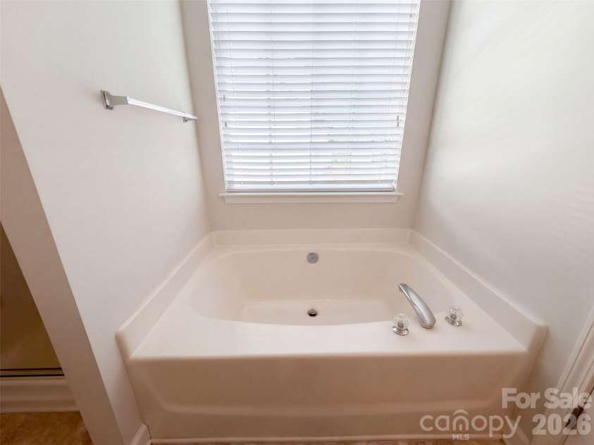 11344 Pointer Ridge Drive, Charlotte, NC 28214.  MLS# CAR4433903, YatesRealty ID 56248. 