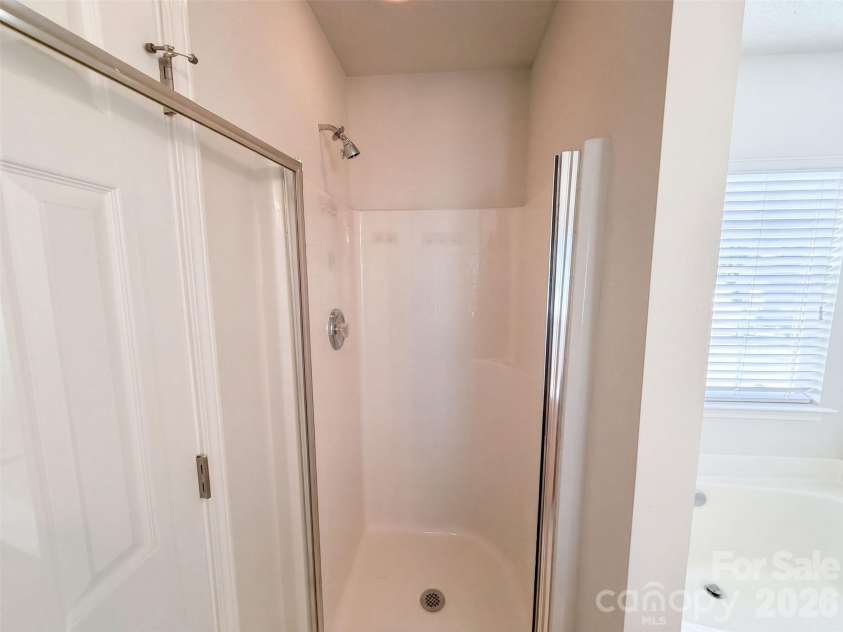 11344 Pointer Ridge Drive, Charlotte, NC 28214.  MLS# CAR4433903, YatesRealty ID 56248. 
