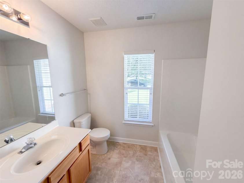 11344 Pointer Ridge Drive, Charlotte, NC 28214.  MLS# CAR4433903, YatesRealty ID 56248. 