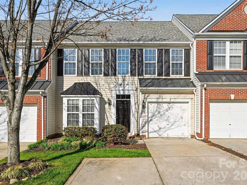 158 Snead Road, Fort Mill, SC 29715.  MLS# CAR4358200, YatesRealty ID 5625. 