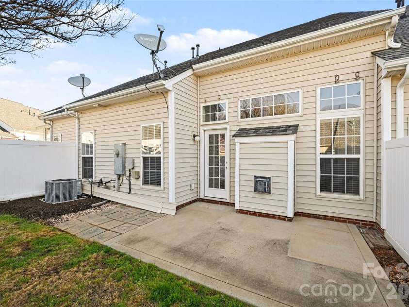158 Snead Road, Fort Mill, SC 29715.  MLS# CAR4358200, YatesRealty ID 5625. 
