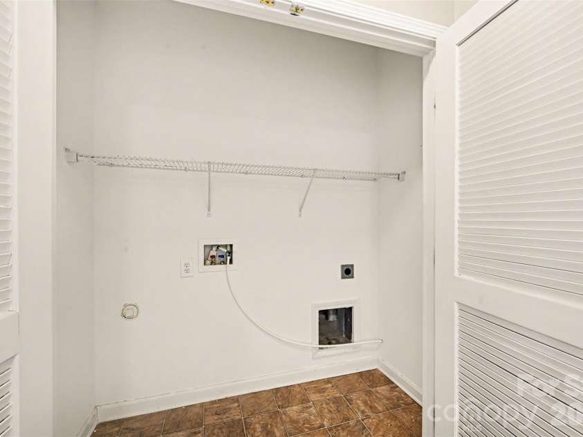 158 Snead Road, Fort Mill, SC 29715.  MLS# CAR4358200, YatesRealty ID 5625. 
