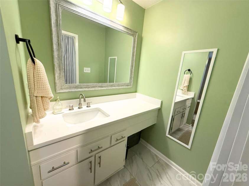 4918 Sardis Road, Charlotte, NC 28270.  MLS# CAR4433879, YatesRealty ID 56250. Primary Bath