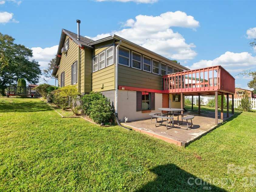 115 Spa Street, Morganton, NC 28655.  MLS# CAR4433698, YatesRealty ID 56252. 