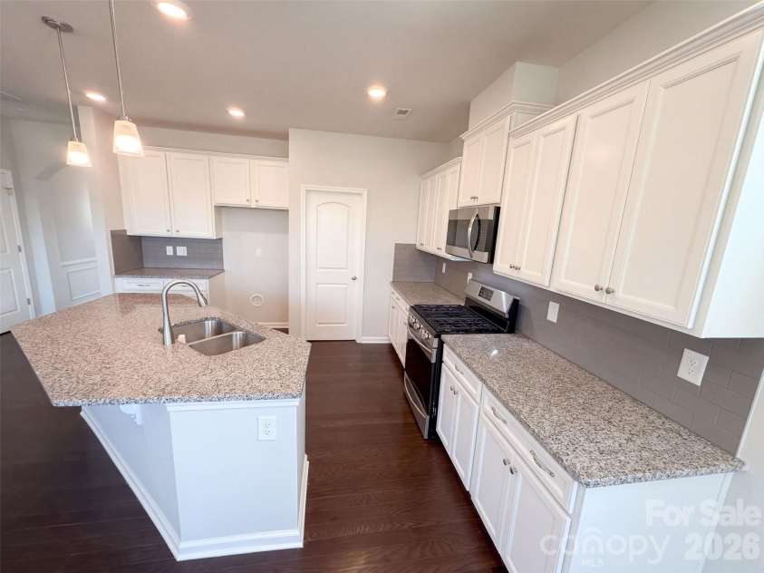 6219 Shumard Oak Way, Fort Mill, SC 29707.  MLS# CAR4433935, YatesRealty ID 56254. 