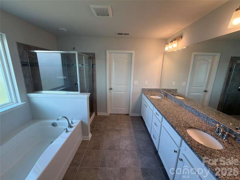 6219 Shumard Oak Way, Fort Mill, SC 29707.  MLS# CAR4433935, YatesRealty ID 56254. 