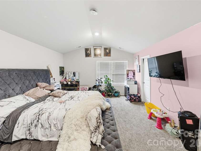1330 Standing Oak Drive, Salisbury, NC 28146.  MLS# CAR4433766, YatesRealty ID 56255. 