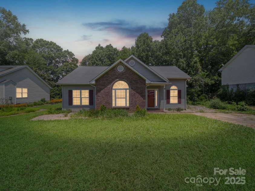 1331 Copper Creek Lane, Fort Mill, SC 29715.  MLS# CAR4309533, YatesRealty ID 5626. 
