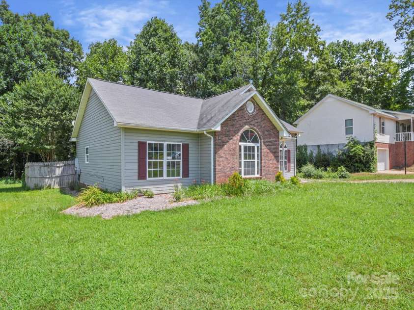 1331 Copper Creek Lane, Fort Mill, SC 29715.  MLS# CAR4309533, YatesRealty ID 5626. 