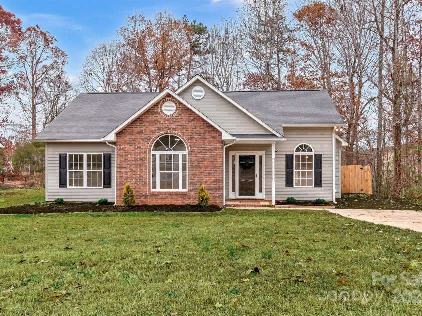 1331 Copper Creek Lane, Fort Mill, SC 29715.  MLS# CAR4326414, YatesRealty ID 5626. 