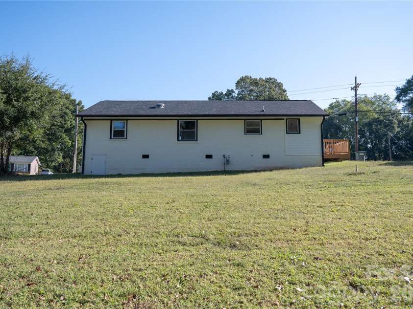 1733 Rhyne Carter Road, Gastonia, NC 28054.  MLS# CAR4431580, YatesRealty ID 56261. 