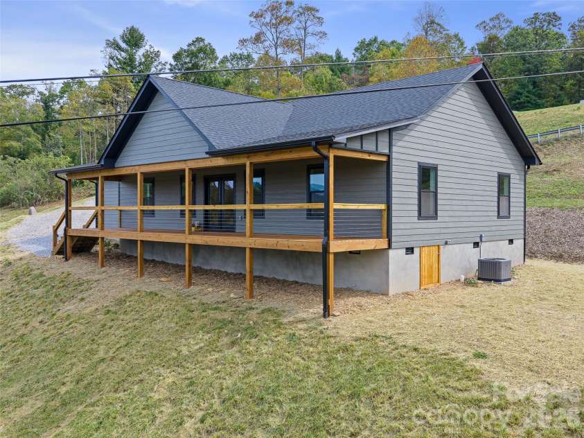 110 Shangrila Trail, Spruce Pine, NC 28777.  MLS# CAR4433983, YatesRealty ID 56263. 