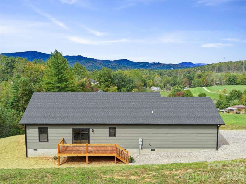 110 Shangrila Trail, Spruce Pine, NC 28777.  MLS# CAR4433983, YatesRealty ID 56263. 
