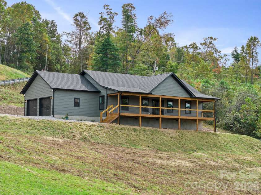 110 Shangrila Trail, Spruce Pine, NC 28777.  MLS# CAR4433983, YatesRealty ID 56263. 