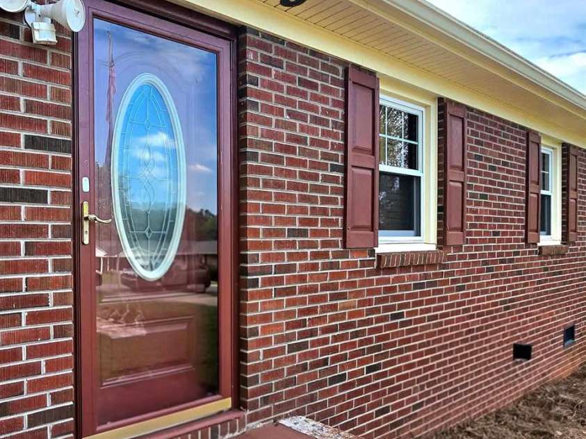 4107 Windwood Drive, Gastonia, NC 28056.  MLS# CAR4433892, YatesRealty ID 56264. 