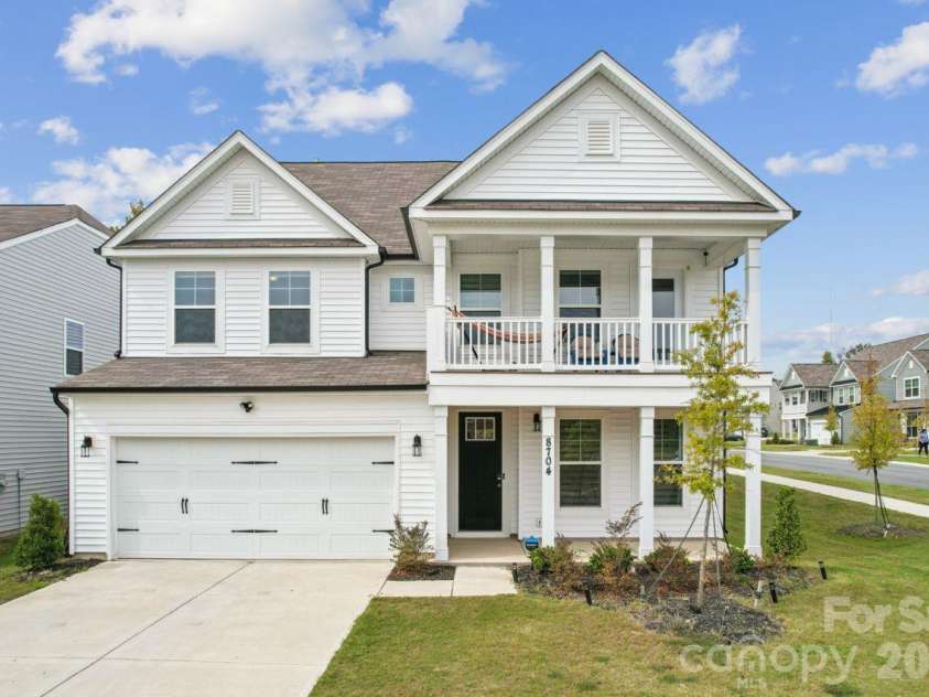 8704 Frank Grier Road, Charlotte, NC 28215.  MLS# CAR4433413, YatesRealty ID 56267. Front Exterior