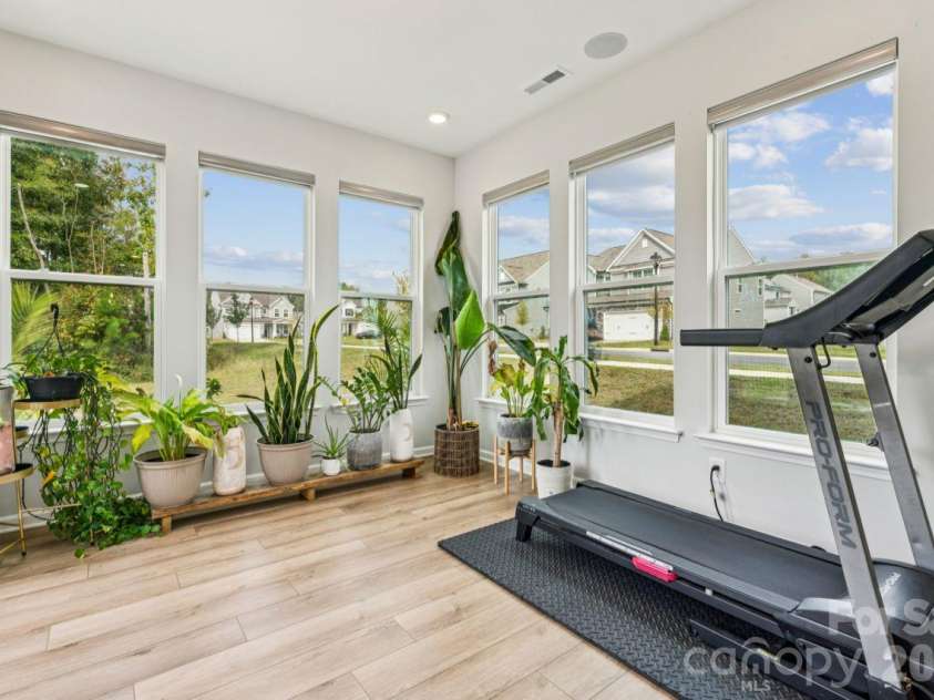8704 Frank Grier Road, Charlotte, NC 28215.  MLS# CAR4433413, YatesRealty ID 56267. Sunroom