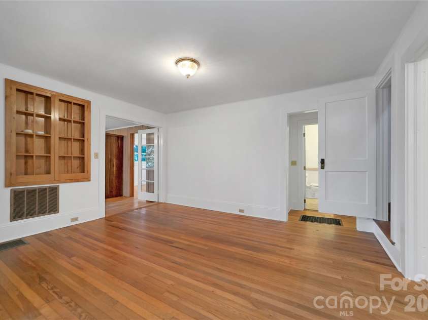 4392 Island Ford Road, Brevard, NC 28712.  MLS# CAR4425014, YatesRealty ID 56269. 