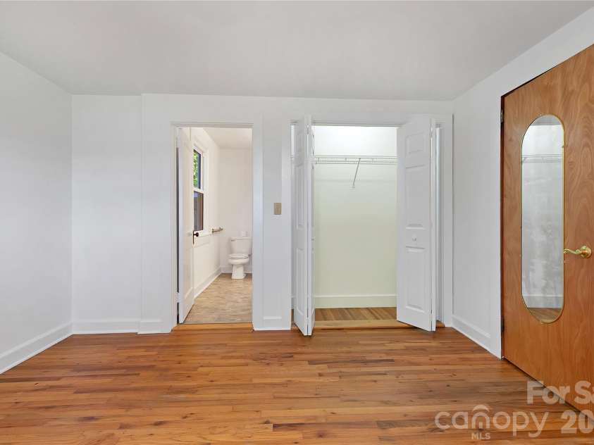 4392 Island Ford Road, Brevard, NC 28712.  MLS# CAR4425014, YatesRealty ID 56269. 
