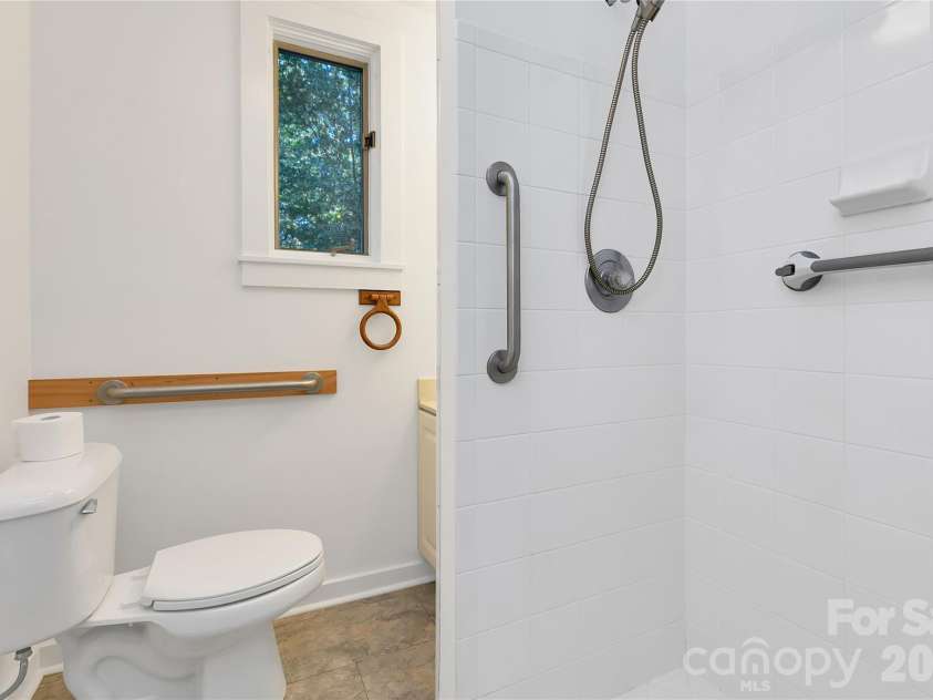 4392 Island Ford Road, Brevard, NC 28712.  MLS# CAR4425014, YatesRealty ID 56269. 