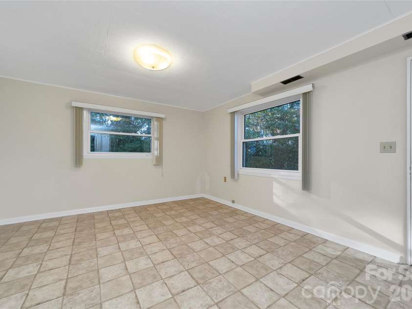 4392 Island Ford Road, Brevard, NC 28712.  MLS# CAR4425014, YatesRealty ID 56269. 