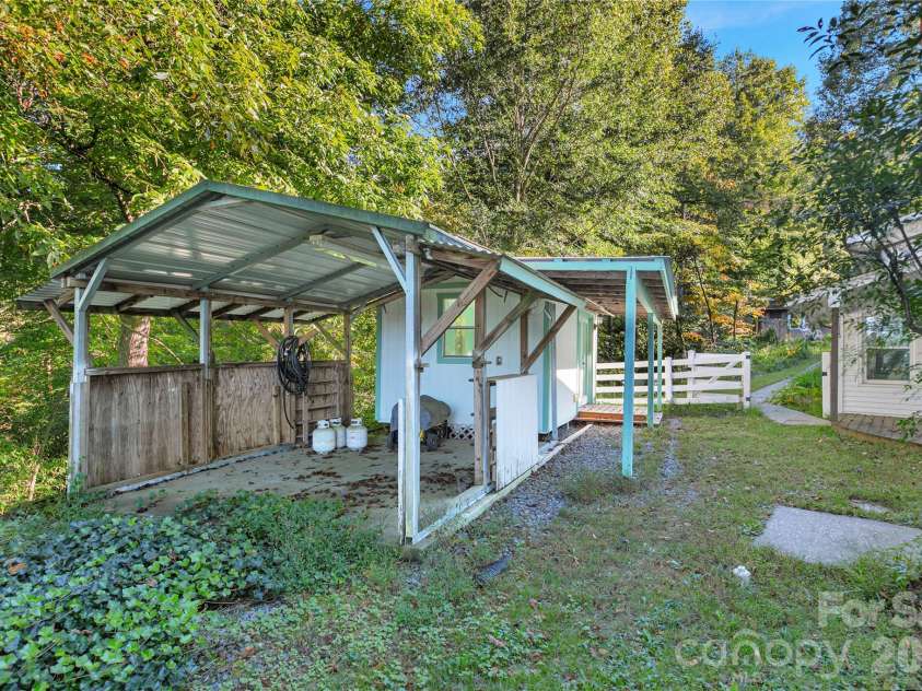 4392 Island Ford Road, Brevard, NC 28712.  MLS# CAR4425014, YatesRealty ID 56269. 