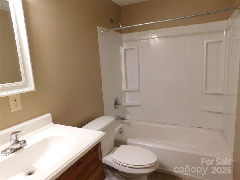 1909 Lawyers Road, Monroe, NC 28110.  MLS# CAR4234355, YatesRealty ID 5627. Bathroom #2
