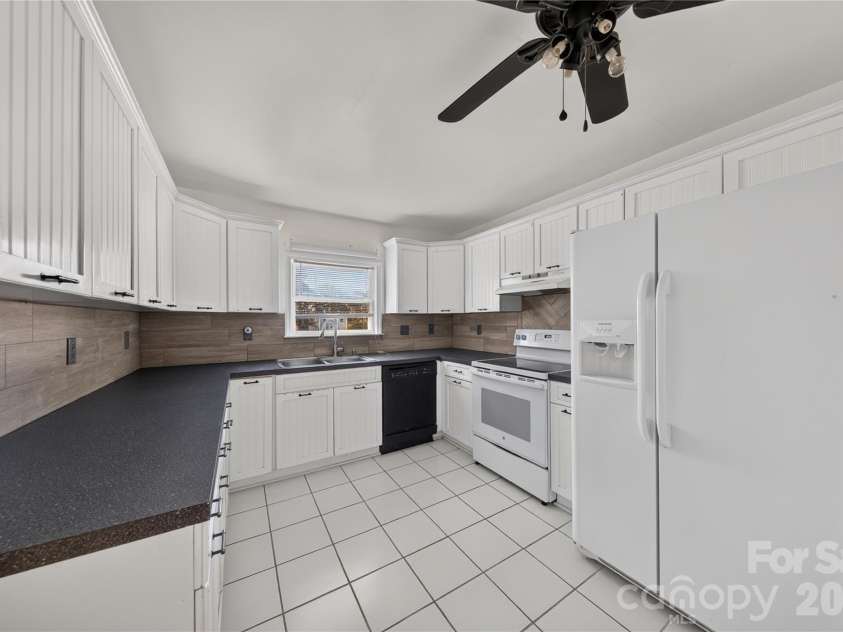 7572 Charlotte Highway, Indian Land, SC 29707.  MLS# CAR4430507, YatesRealty ID 56272. Kitchen