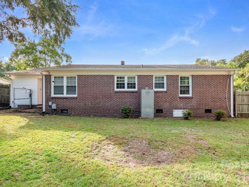 304 Sumter Street, Kershaw, SC 29067.  MLS# CAR4434014, YatesRealty ID 56273. 