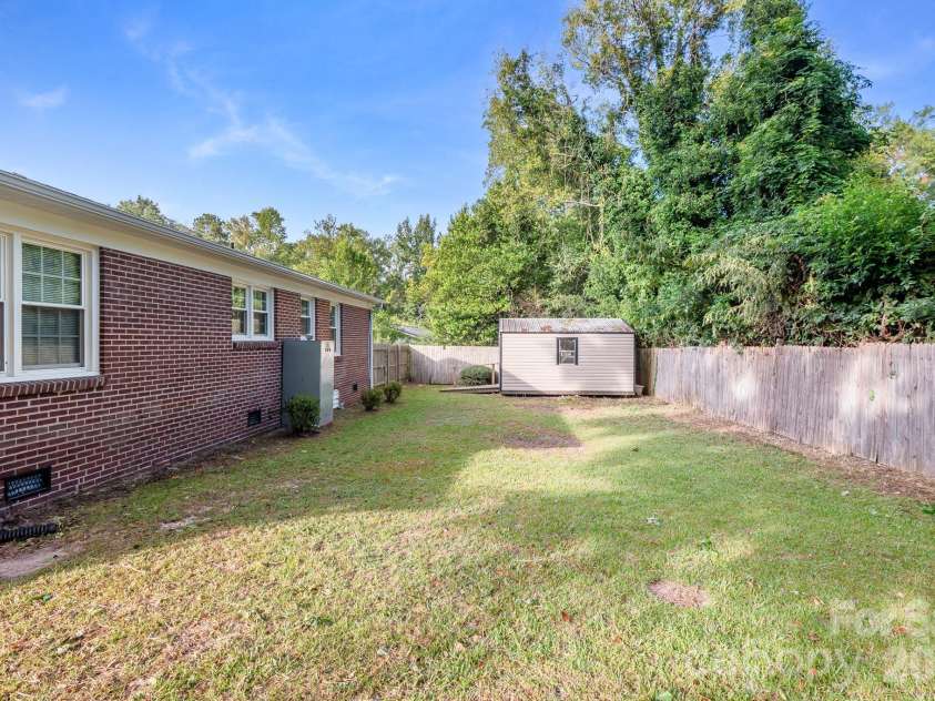 304 Sumter Street, Kershaw, SC 29067.  MLS# CAR4434014, YatesRealty ID 56273. 