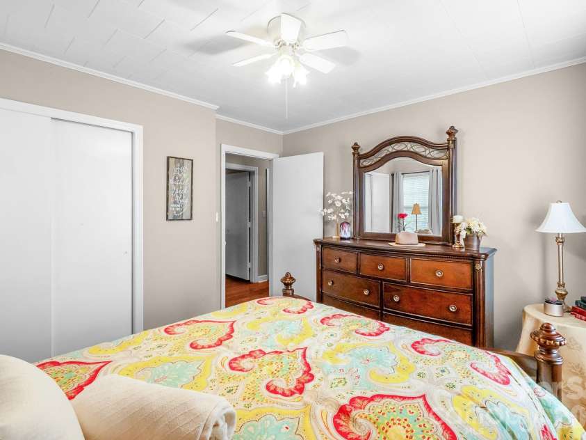 304 Sumter Street, Kershaw, SC 29067.  MLS# CAR4434014, YatesRealty ID 56273. 