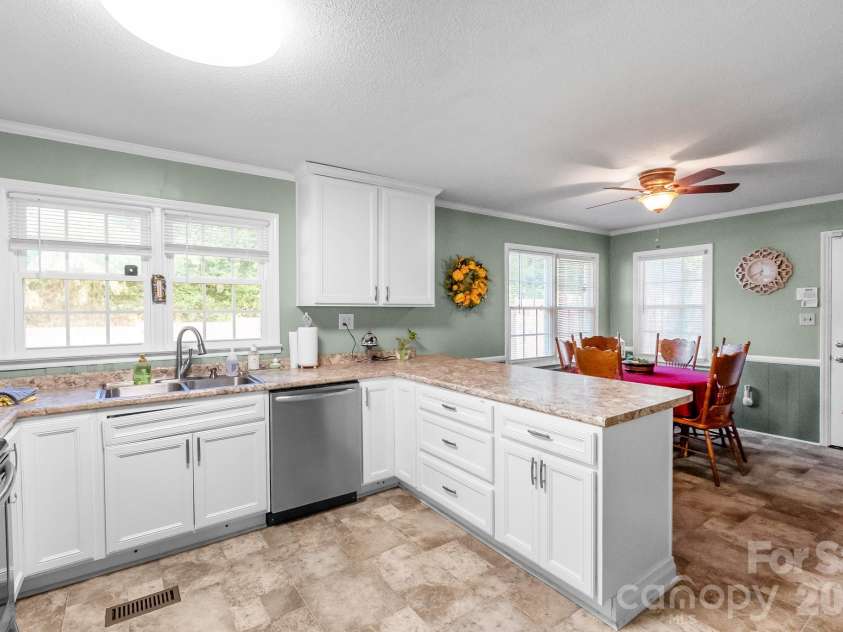 304 Sumter Street, Kershaw, SC 29067.  MLS# CAR4434014, YatesRealty ID 56273. 